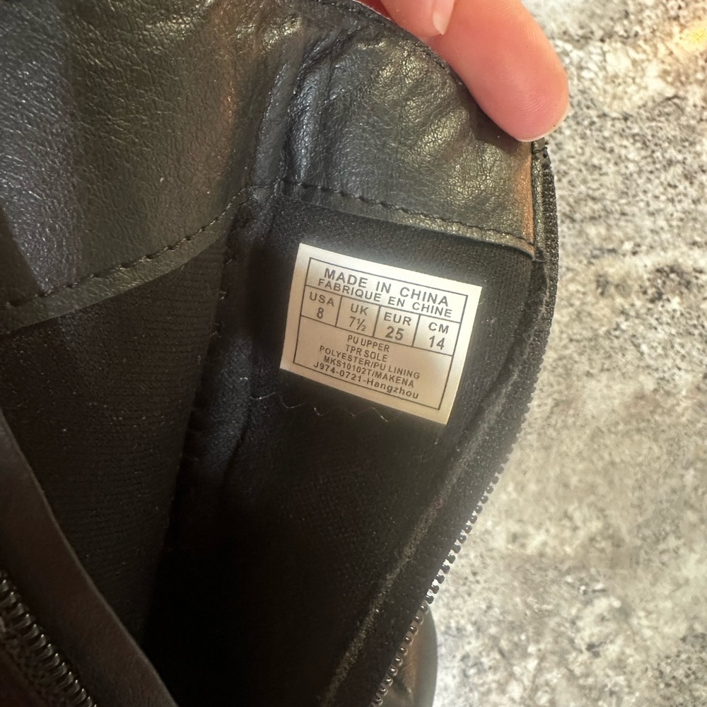 Kids Michael Kors Boots - Picture 2 of 8